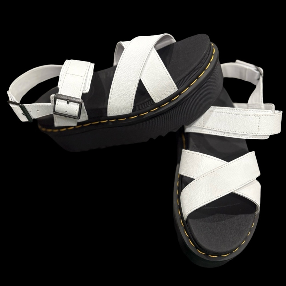 * New Dr. Martens Voss II quad White and Black Platform Sandals size 9